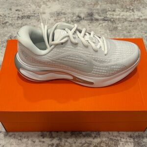 Nike White Athletic Running Shoe with Light Gray Accents